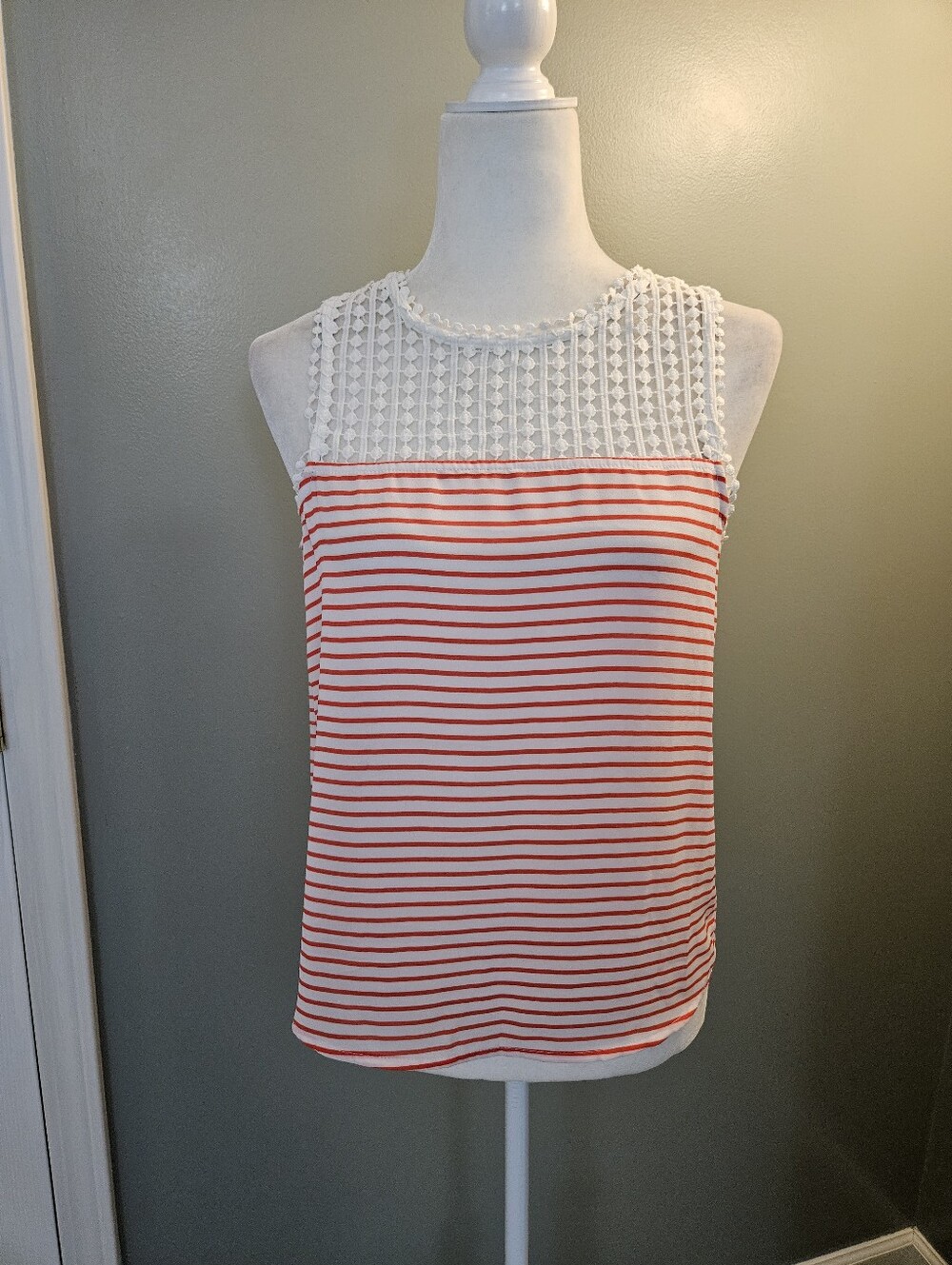 Derek Heart Sleeveless White & Red Striped Crochet Yoke Tank Top Size Small S